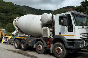 Autobetoniera iveco 410E38