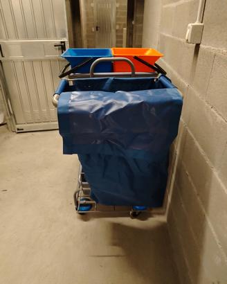carrello pulizie
