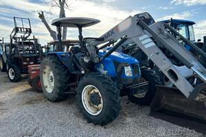 Trattore new holland tl80a+caricat