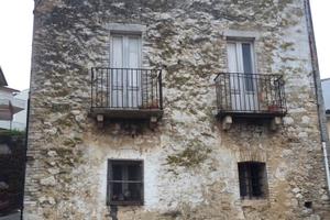 Casa indipendente con corte