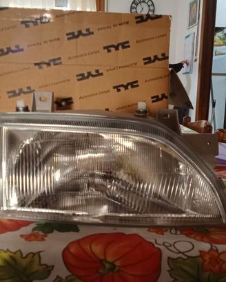 Fanale anteriore destro Ford escort