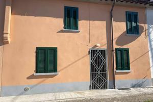 Casa indipendente di 119 m² con 4 locali e box aut