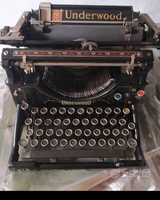 Macchina da scrivere vintage 