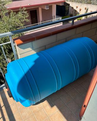 Serbatoio acqua compreso di elettropompa