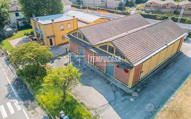 Magazzino con possibilità di cambio d'uso