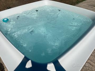 Jacuzzi originale idromassaggio  piscina del 2022