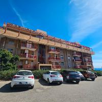 Res.Montesanto,panoramico con posto auto e cantina