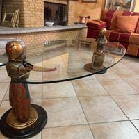 Tavolino scultura con piano in vetro