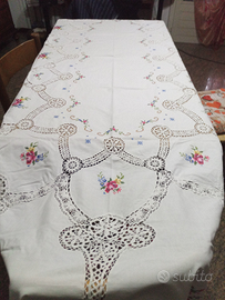 Tovaglia ricamata
