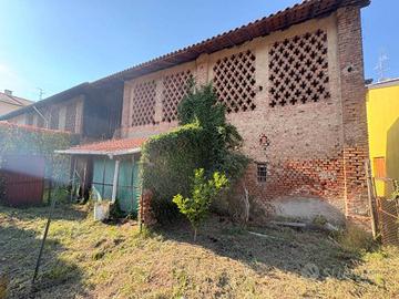 Rustico / Casale di 160 m² con 4 locali a Solaro