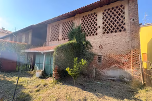 Rustico / Casale di 160 m² con 4 locali a Solaro