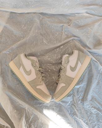 Jordan 1 LOW SE 