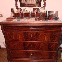 Cassettone  con specchiera e comodini