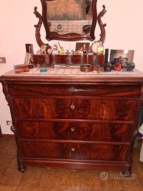 Cassettone  con specchiera e comodini