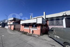 Capannone Industriale Trezzano sul Naviglio