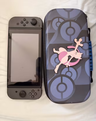 Nintendo Switch + Accessori + Custodia