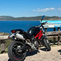 Ducati Monster 696 del 2011