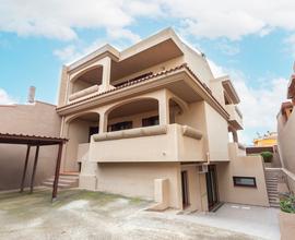 Elegante casa indipendente a Barracca Manna