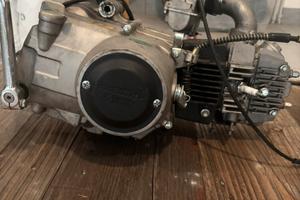 Motore YCF 125 con ciclistica