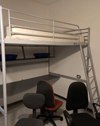 letto a castello con scrivania