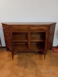 Credenza in legno massello con finitura noce