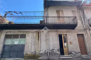 CASA INDIPENDENTE A PIEDIMONTE ETNEO