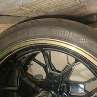gomme moto