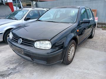 Ricambi per Volkswagen Golf 1.4 16V benz. '03 AHW