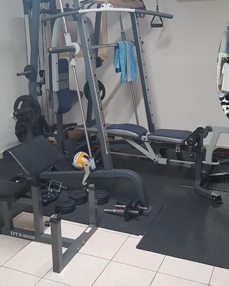 Smith machine Moovyoo Cobra e attrezzi