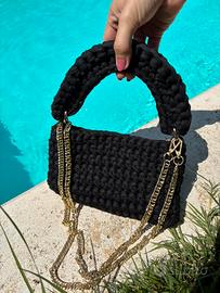 Borsa nera all’uncinetto estiva