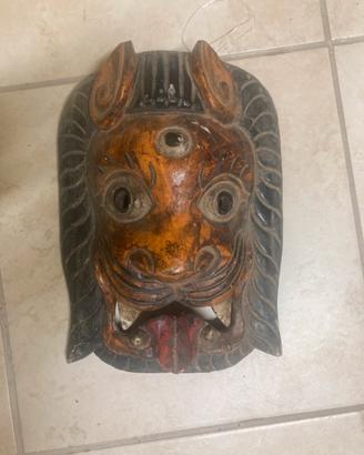 Maschera in legno artigianale