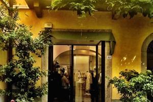 Negozio nel cuore del centro storico di Ivrea