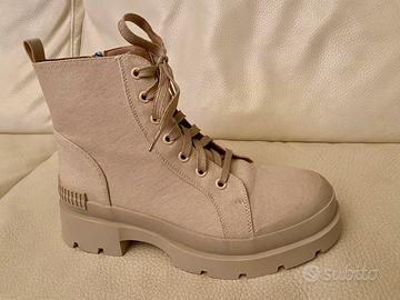 Stivaletti in tela Bata n. 40