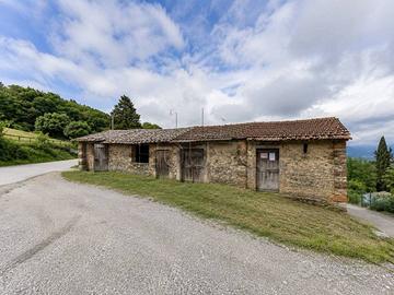 Rustico / Casale di 100 m² con 3 locali a Città di