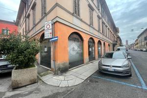 NEGOZIO A CREMONA