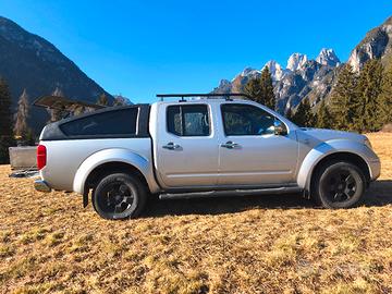  Nissan Navara 2.5 dCi Doppia Cabina – Hard Top – 