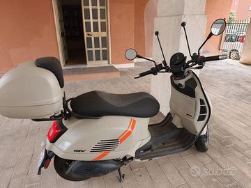 Vespa GTV300