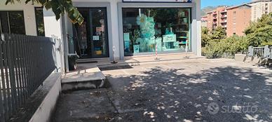 ? Locale Commerciale 120 mq - Zona Resi