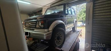 SUZUKI SAMURAI 1.9 TD CON GANCIO TRAINO