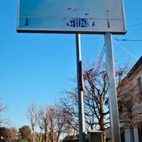 Struttura inox per insegna.