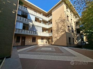 Appartamento di 75 m² con 3 locali e box auto a Pa