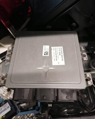 Centralina motore PEUGEOT 2008 1.6 del 2015