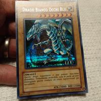 drago bianco occhi blù originale 