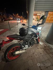 MT 125 scarico akrapovic