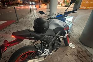 MT 125 scarico akrapovic
