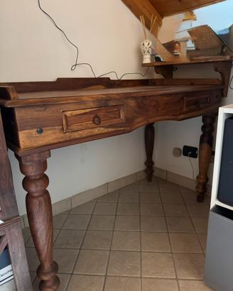 Scrivania con mini cassettiera in legno di mango
