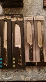 Serie di coltelli professionali nuovi