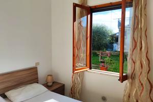 Grande villa indipend con giardino zona mare fondi