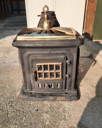 Stufa in ghisa vintage