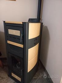 Stufa Pasian a nocciolino e pellet